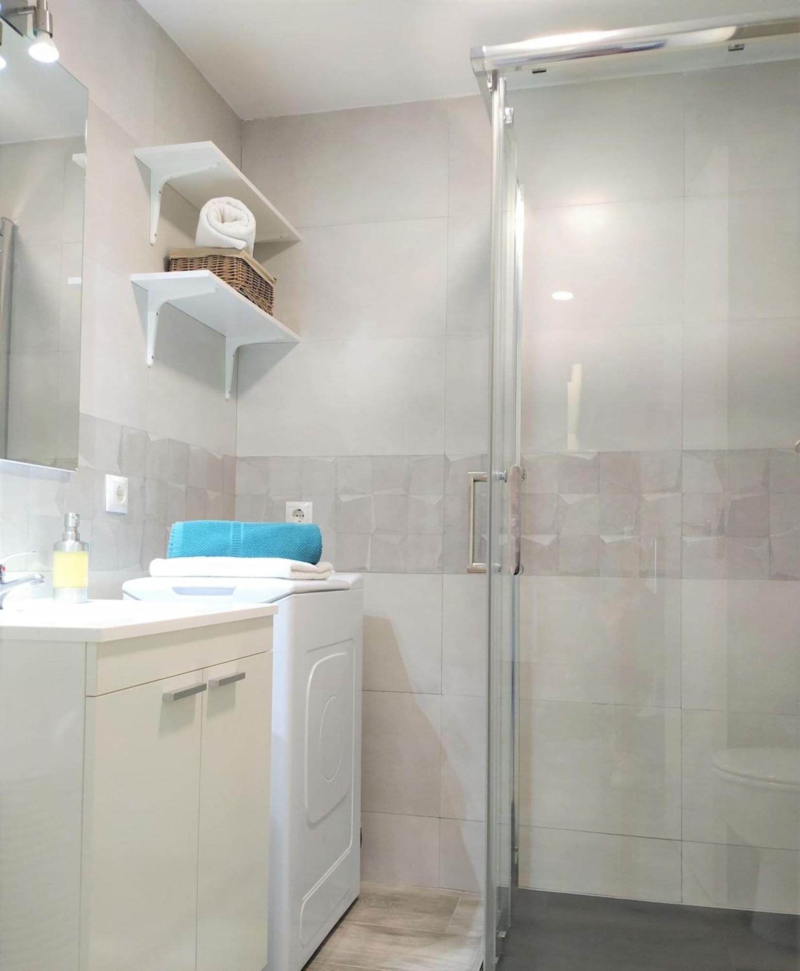 Deluxe Apartment In Benalbeach With Beach Views Benalmadena Exterior photo