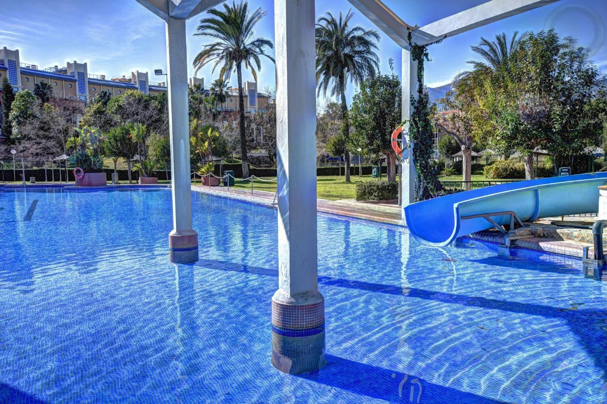 Deluxe Apartment In Benalbeach With Beach Views Benalmadena Exterior photo