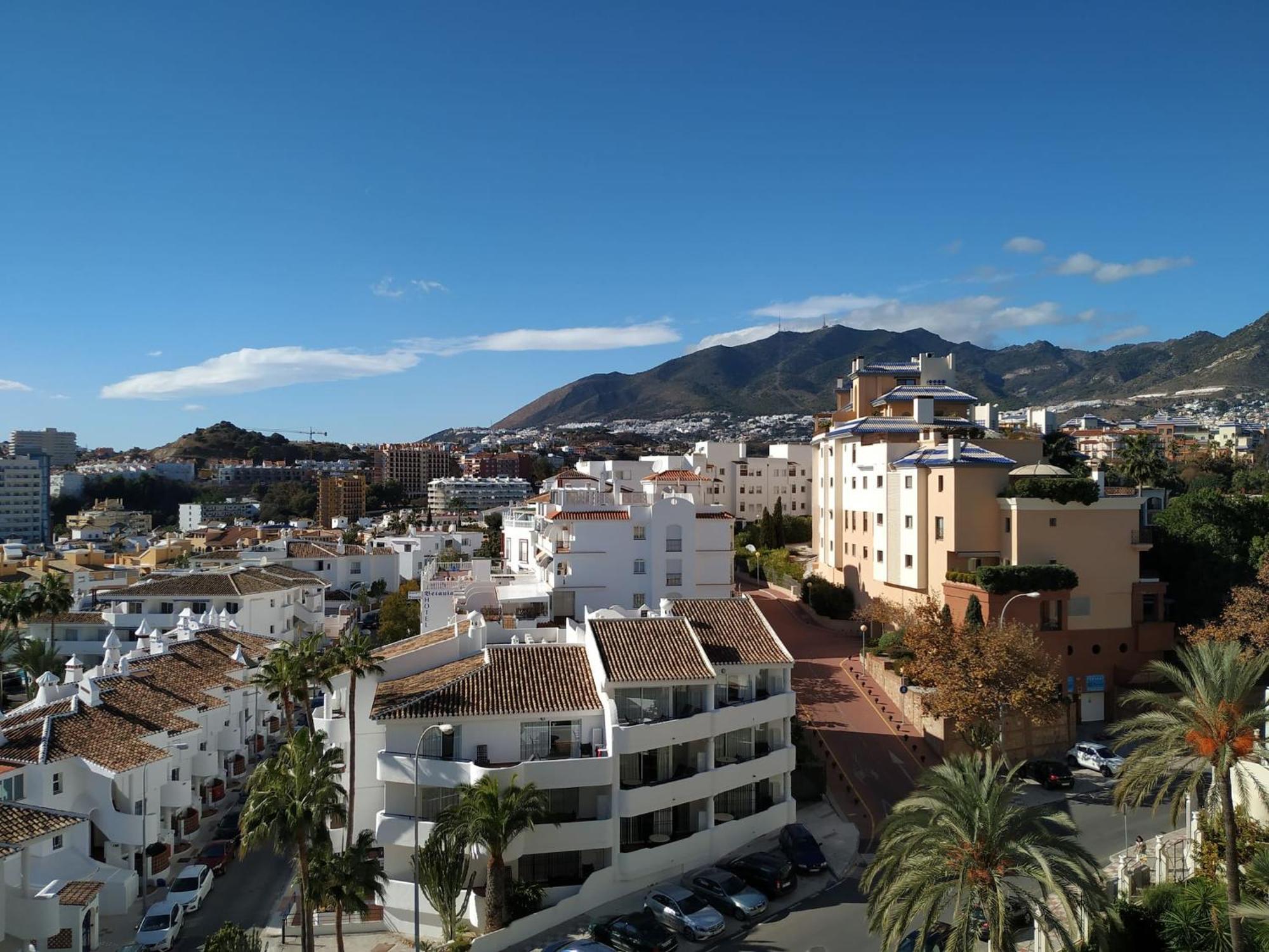 Deluxe Apartment In Benalbeach With Beach Views Benalmadena Exterior photo